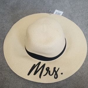 Brand new Mrs. Floppy hat